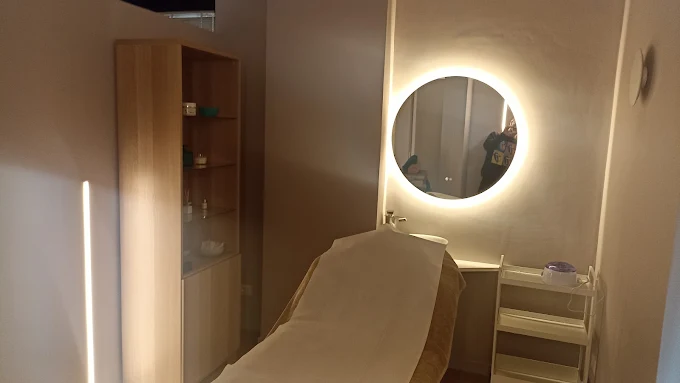 Cabina estetica con lettino